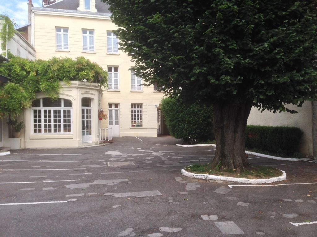 Hotel Memorial Saint-Quentin  Exterior photo